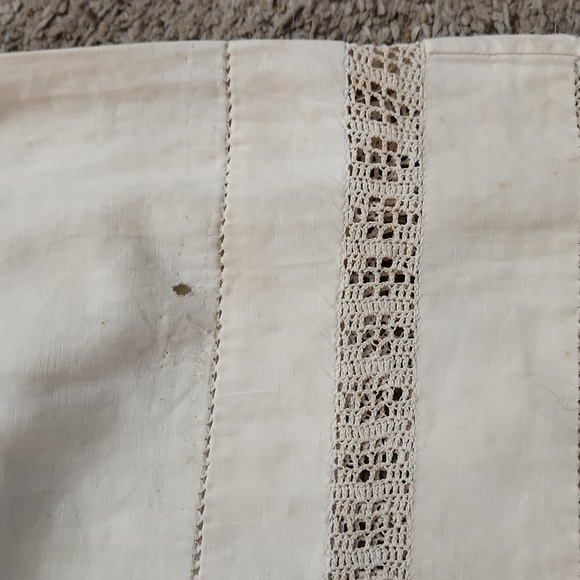 Hand Tatted Lace Vintage Slip from late 1800's / White Skirt - Picture 6 of 6